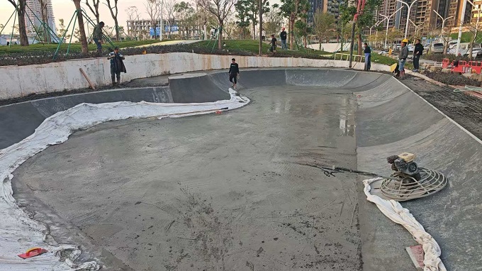 滑板場(chǎng)建設(shè)現(xiàn)場(chǎng)